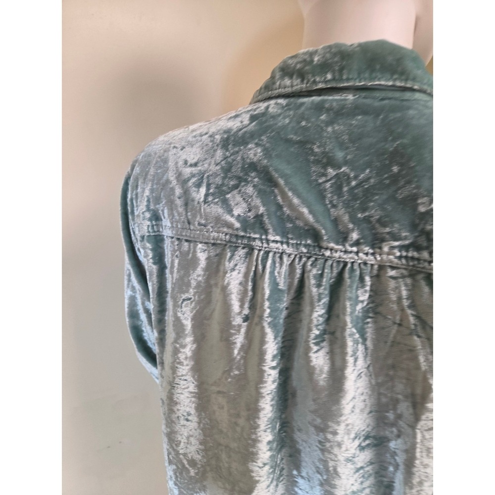 Pilcro Anthropologie Sage Green Crushed Velvet Button Down Shirt Womens Size 4 - Picture 16 of 16